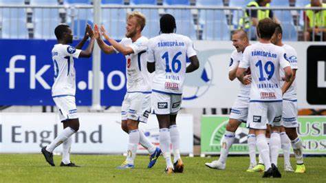 中脱颖而出 中脱颖而出